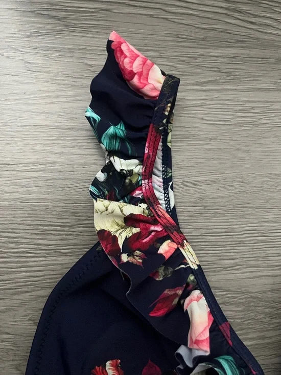 Cupshe Women's Ruffled OTS Floral Print Bikini Top, Navy Blue Size M - Picture 6 of 14